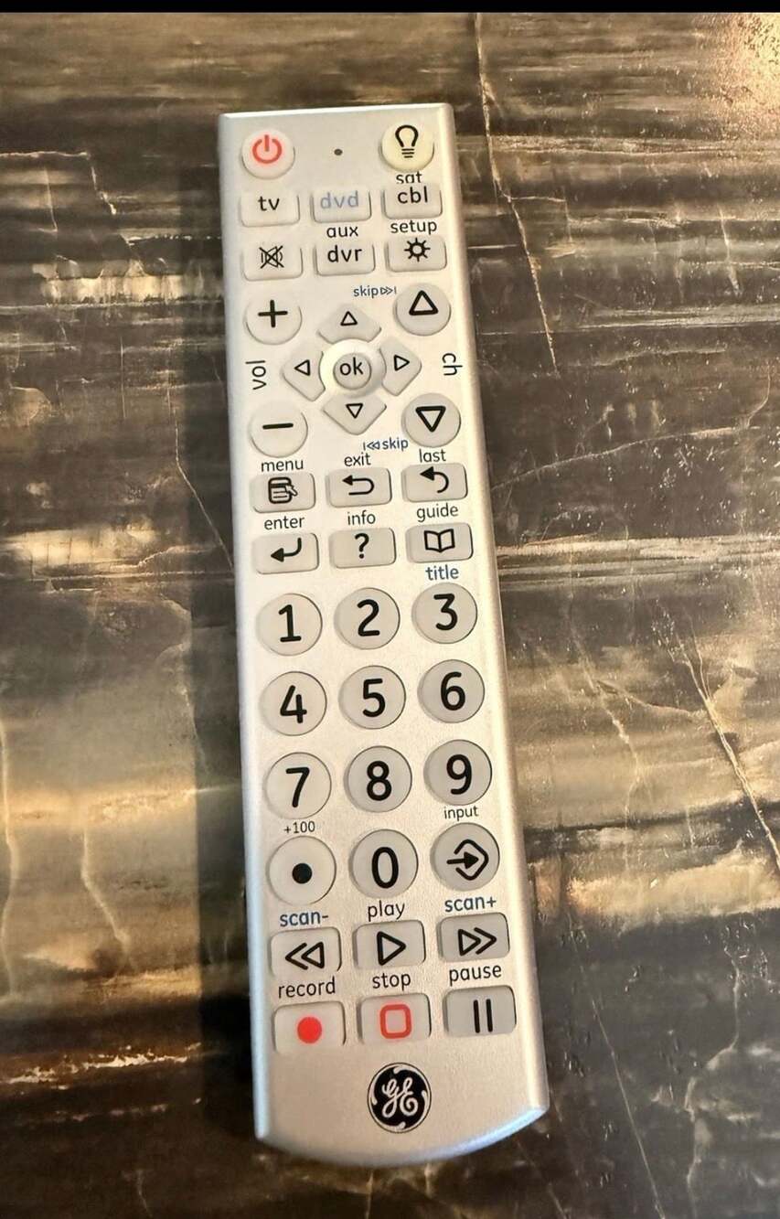 GE General Electric 24965 Universal Remote Control Silver